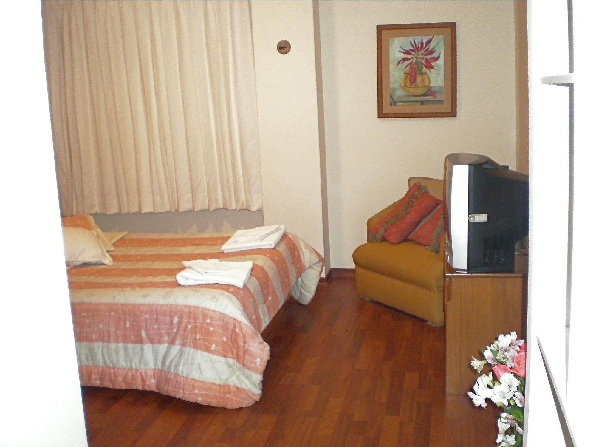 Filatelia Suites & Travel كويتو المظهر الخارجي الصورة